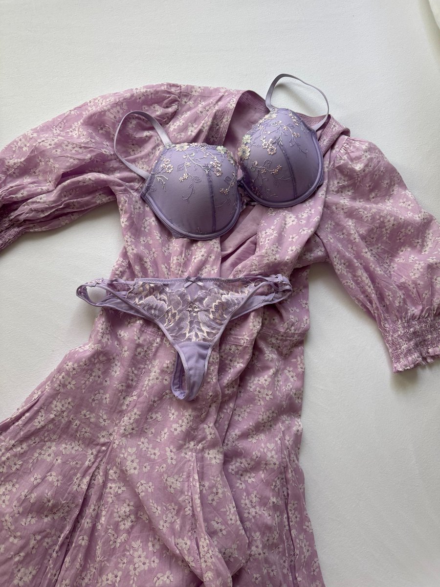 Olivia232w's tweet photo. which outfit for our first date? 💛💜🤍
https://t.co/ZGHPIEo6Go https://t.co/IMkwFdUrQA