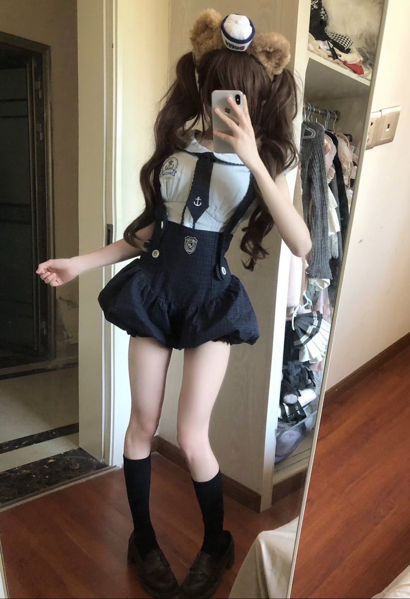 danielle65tt5's tweet photo. 深夜出炉！

在校高中学生，真不要🚪

有人要锐评我的福吗？

1：看福    2：看🐻

Luo照  实况！粉色的啊…… https://t.co/j2jJqBQwGH