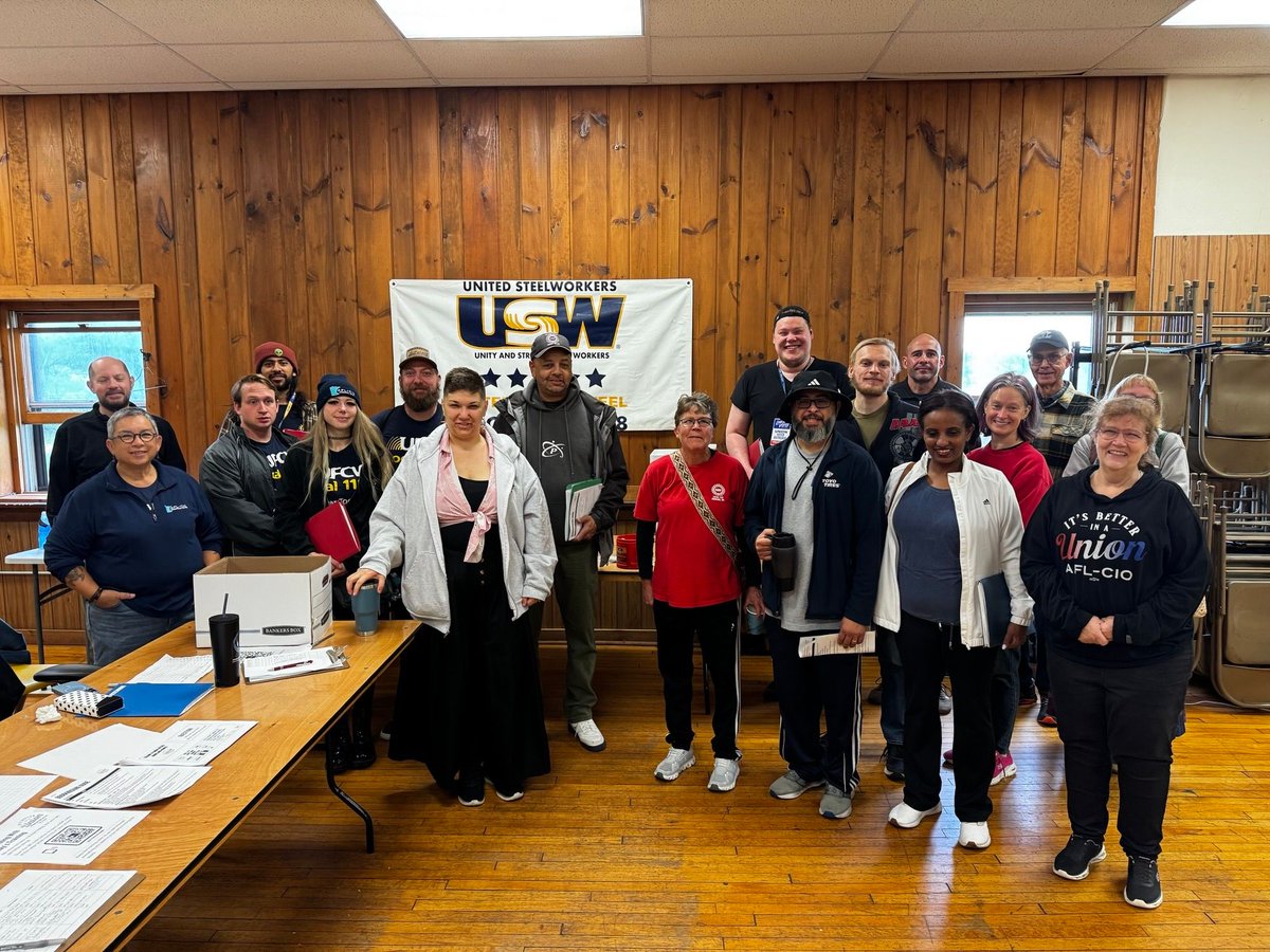 MNAFLCIO's tweet photo. Another great day on the doors speaking with our fellow union members about our Labor-endorsed candidates! #Labor2026 #BetterInAUnion #mnvotes https://t.co/RRWXM3Xejd