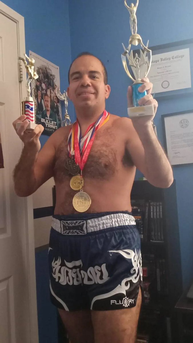 RJLazcano_'s tweet photo. Just me. Any single ladies like this?) or would like to get to know me better just dm me. Also please be local and I'm single. https://t.co/hWlssCIGWE