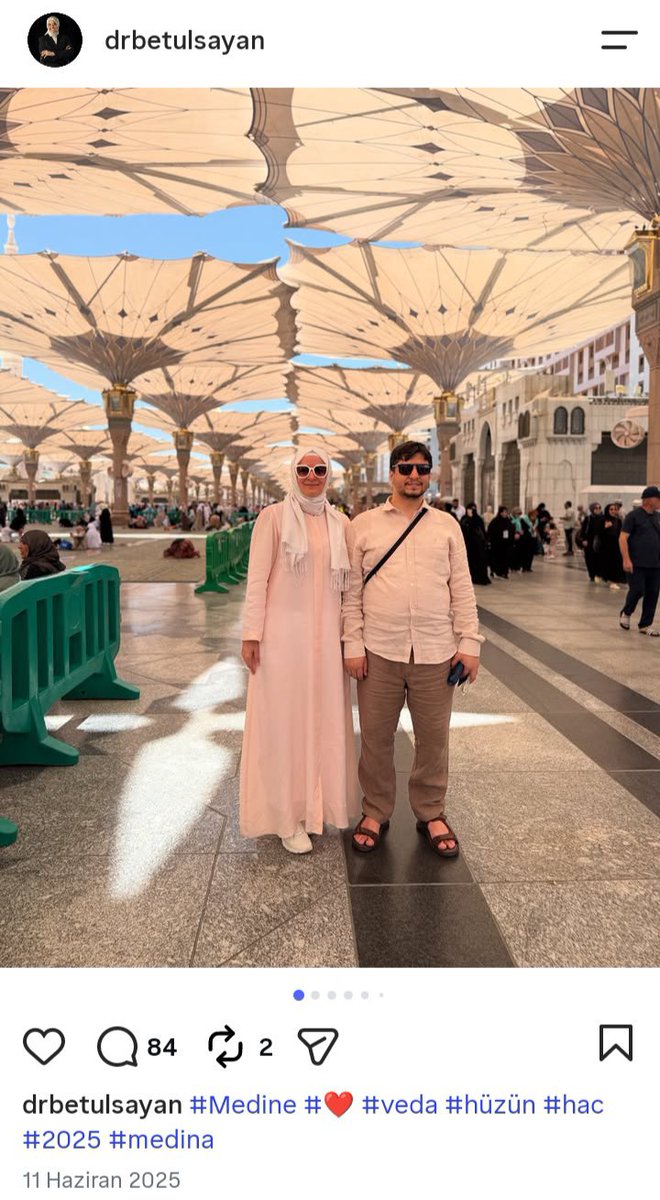 HANZADE034's tweet photo. Din ü devlet, mülk ü millet (Din ve devlet ile mülk ve millet ayrılmaz bir bütündür.) 

Bu minvalde hiçbir güç Fatma Betül Sayan Kaya ve muhterem eşlerinin kanunen hakkı olan fon üzerinden kazanmış olduğu milyarları sorgulayarak AKP'ye Sayın Erdoğan'a zarar vermeye çalışmasın.

Bu sebeple şehitler ölmez vatan bölünmez bayrak inmez ezanlar dinmez şiarıyla bu KURTLU DAVADA yolumuza devam edeceğimize inancımız tamdır.

Bir de Fatma Betül sayan Kaya gibi devletine milletine sadık dinine bağlı bir hanımefendi asla zekatını vermediği bir parayı cebine koymaz ve asla hesabını veremeyeceği bir kuruşu dahi yoktur. 
Bu böyle biline kimse dünyayı dize getiren Türkiye'yi ve sayın Erdoğan'ı fon kriziyle vuramaz.