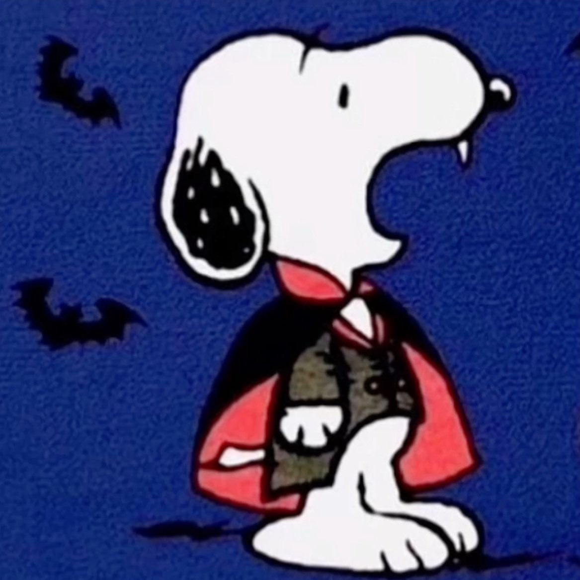 fanginghorror's tweet photo. vampire snoopy is only two apples tall. https://t.co/jn6NhL5gZA