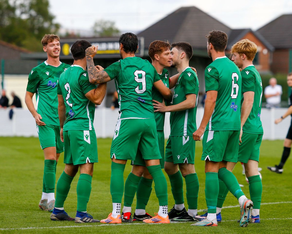 CharnockFC's tweet photo. 🗞️ MATCH REPORT | Charnock Richard advance to the second round of the Macron Cup after six-goal thriller

Read @TomRobMedia’s summary of our 4-2 win against @LongridgeTownFC below:

https://t.co/YFIbkQtkKi

#GreenArmy 💚 | 📸 @sjt_photos https://t.co/6mkPmgXTxo