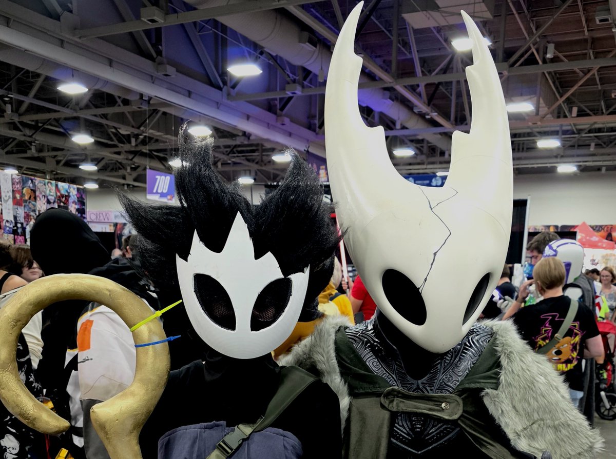 ThePaleBeast_'s tweet photo. My THK cosplay for those that didn't see it on my insta, I fucked up last minute but I was able to recover 🙂‍↕️ I had fun, can't wait to wear this next con I go to https://t.co/zkGfzPIgAP
