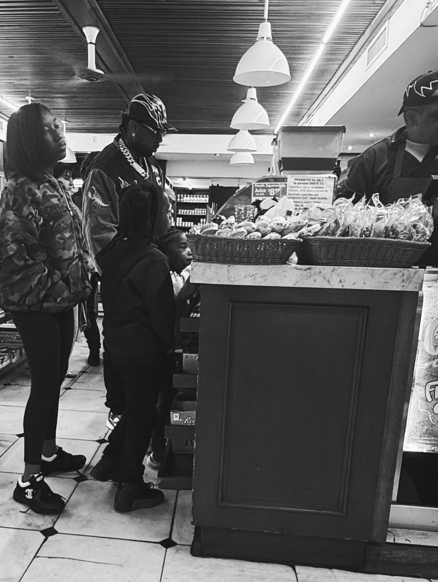WESTSIDEGUNN's tweet photo. IF YOU DONT ANYTHING NOTHING ELSE… KEEP GOD FIRST 🦂 🤲🏽

CAME TO NYC TO TAKE THE KIDS ON A SHOPPING SPREE AND PLAY THE ALBUM FOR SOME FRIENDS 🔥🔥🔥🔥

SOMEBODY SAID “ YOU KNOW WHOEVER THEY SAY THE KING OF NY IS THEY CANT FUCK WITH U” 

I replied “JUST NY???” 

4TH QUARTER IS HERE… I THANK YALL FOR THE LOVE IN ADVANCE 🤲🏽🦂🤲🏽 🐐 ❤️❤️❤️🌹🌹🌹🌹

Ft WS POOTIE, WS ASA (fka WS BABY) & WS AJ 

#SUPERFLYGOD #GXFR #CULTURE #ICON #MICHELLE