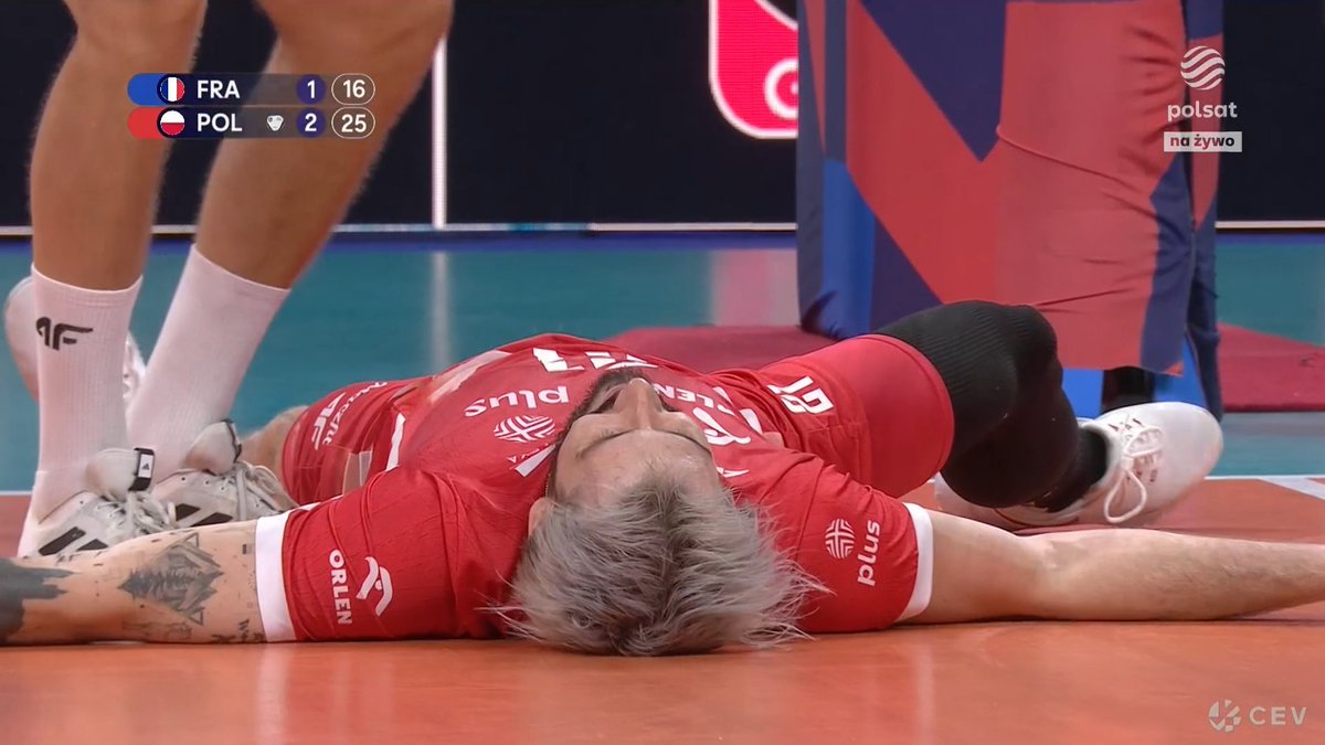 oleksieradz's tweet photo. OBRONILI TEN TYTUŁ. POLSCY SIATKARZE PONOWNIE ZOSTAJĄ MISTRZAMI EUROPY I AWANSUJĄ NA IGRZYSKA OLIMPIJSKIE W LOS ANGELES

#gangłysego https://t.co/mOBbsHp0Rs