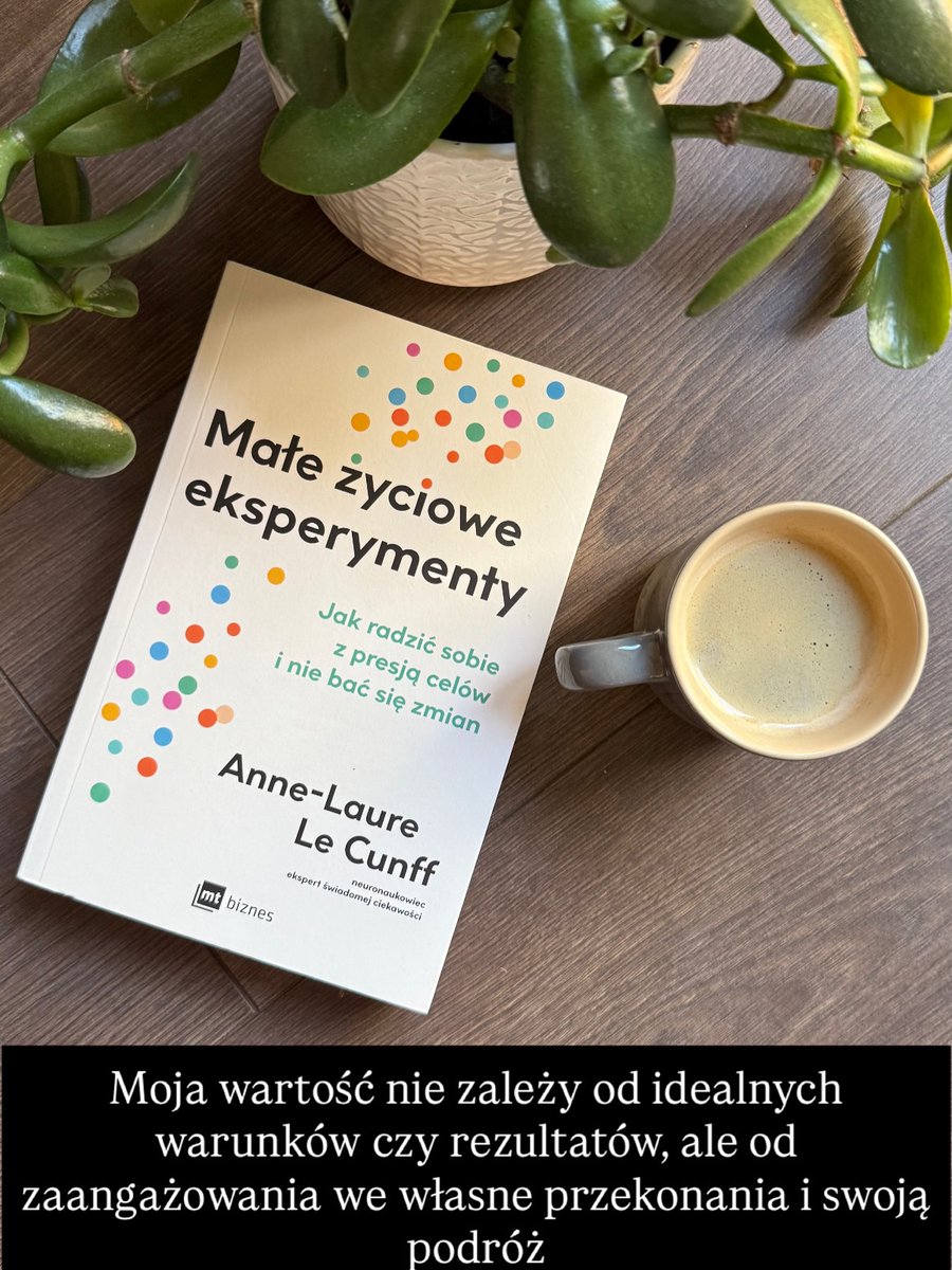 ameliamartinezf's tweet photo. How was your weekend? Small Life Experiments by Anne-Laure Le Cunff is a thoughtful book about how goals can limit us and how small experiments, flexibility, and self-awareness can help us succeed without excessive stress. It’s a great choice for https://t.co/yl2S5qQXVB