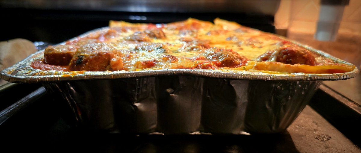 chris_neto's tweet photo. Some days just call for a 10 lb lasagna with meatballs ๐ #Noreaster #Saturday #YesIcanCook https://t.co/3Hr5BBioAb