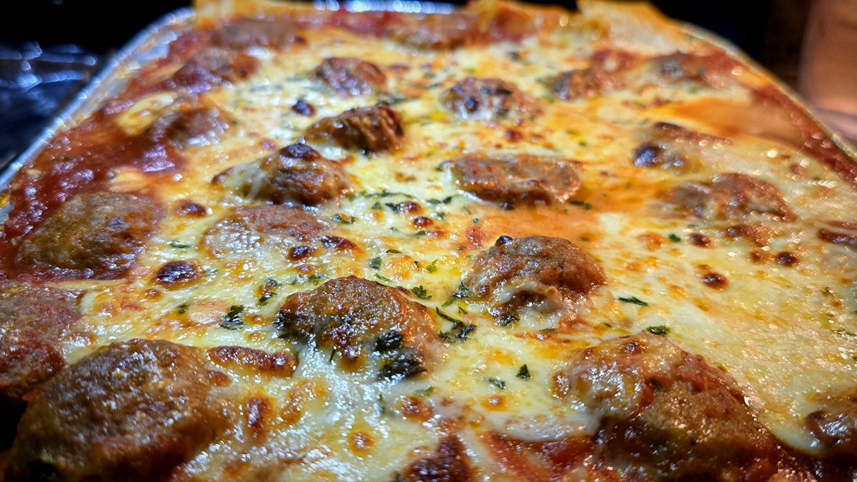 chris_neto's tweet photo. Some days just call for a 10 lb lasagna with meatballs ๐ #Noreaster #Saturday #YesIcanCook https://t.co/3Hr5BBioAb
