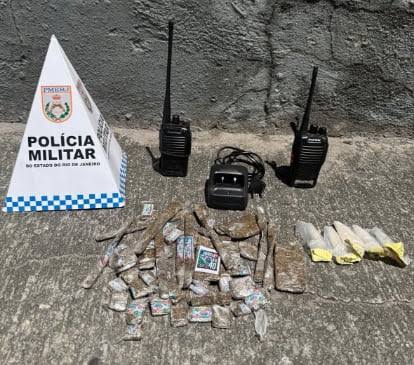 HeloBongiovani's tweet photo. PM prende dois homens com drogas após perseguição em Nova Iguaçu
https://t.co/y8zTgvLFEq https://t.co/qtQSzQT2th