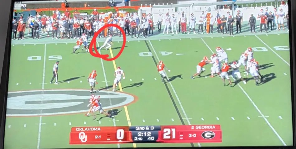 JakeMajor25's tweet photo. Pump and throw
Threw it short of the sticks
ET right in-front of his face

#BenchMateer https://t.co/un1mmndHIc