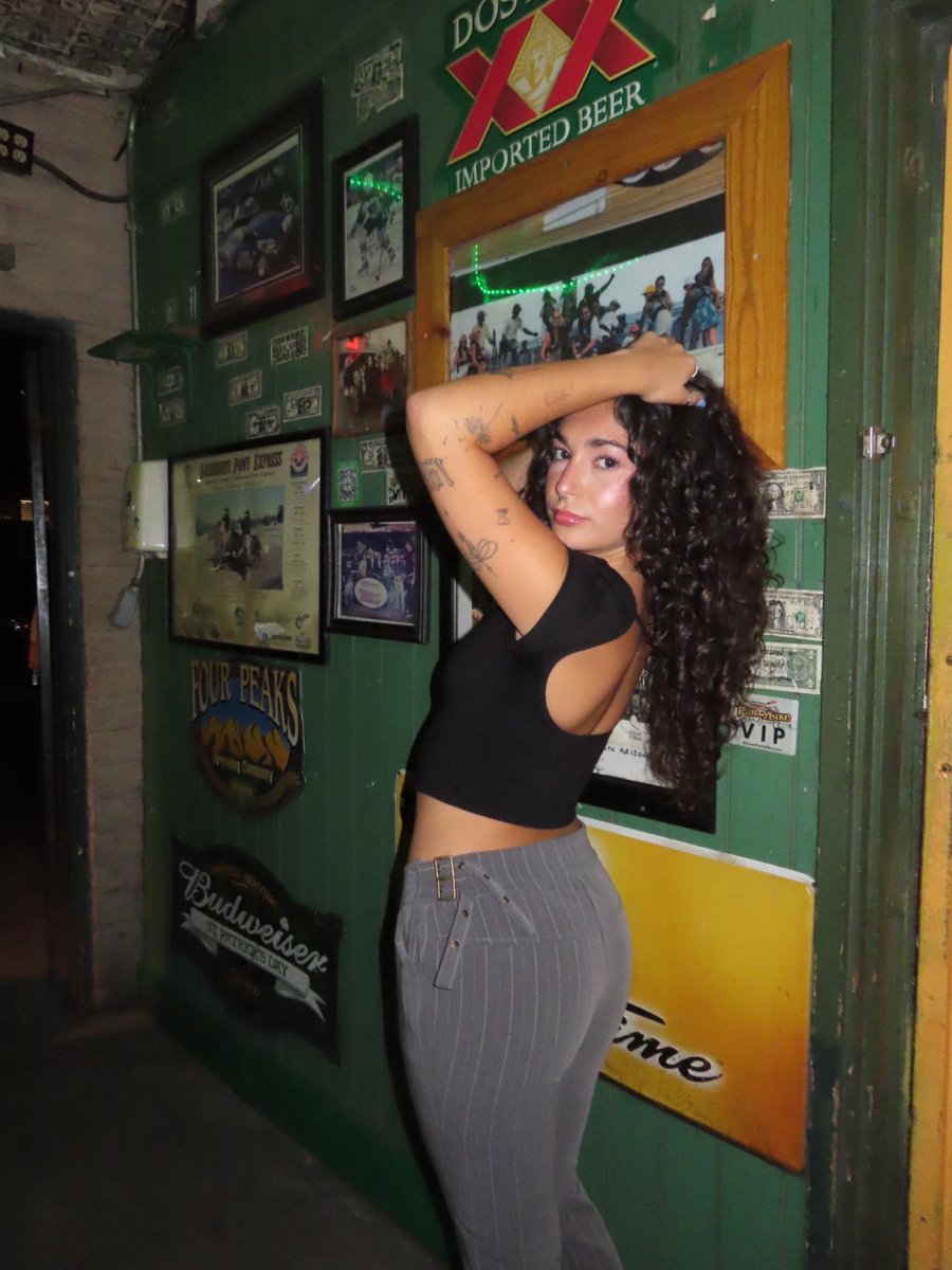 goddessstar27's tweet photo. Buy me my drinks tonight 😘 $Alanaaamd https://t.co/T1z6sOlx6s