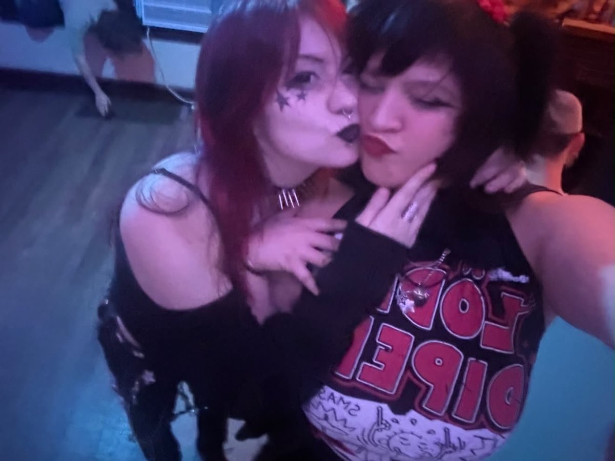 dizzyoncaffiene's tweet photo. take me back to last night sobs @SEVEN0VA https://t.co/0MjfyZSd69