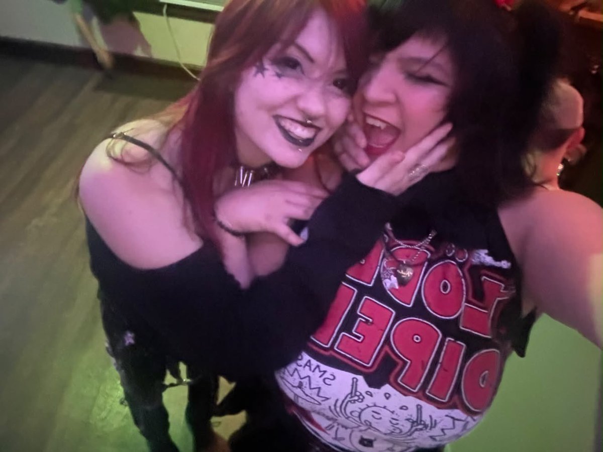 dizzyoncaffiene's tweet photo. take me back to last night sobs @SEVEN0VA https://t.co/0MjfyZSd69