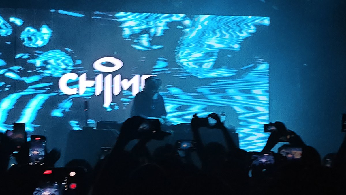brycillummusic's tweet photo. let's go CHIME !!!!!!!! https://t.co/M4FBQOWNCP