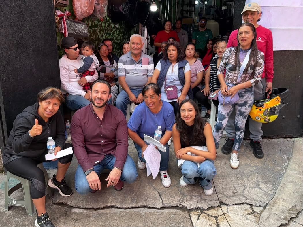 FarukMTake's tweet photo. Agradezco a I@s vecin@s el cálido recibimiento para seguir informando en defensa de la soberanía https://t.co/9N8dqTQoGM