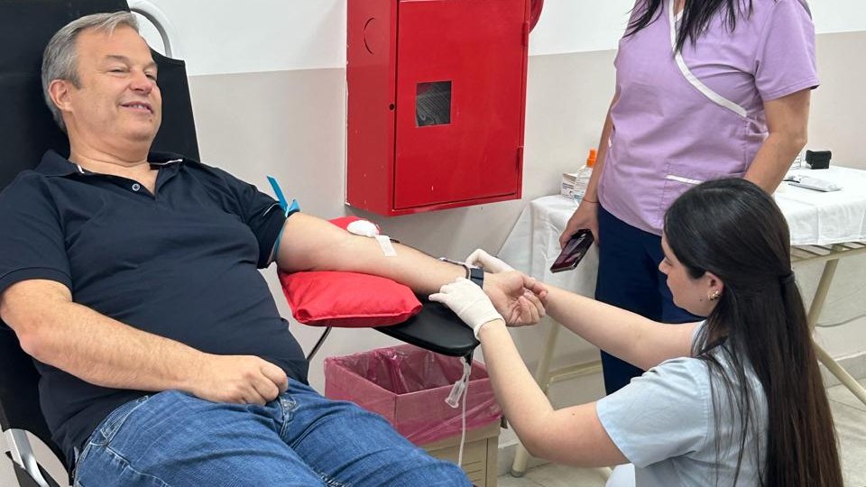 CascallaresPJ's tweet photo. Esta mañana participamos de la nueva campaña de donación de sangre organizada por @causacomunbrown en el nuevo edificio que construimos para el Instituto Superior de Formación Docente N° 41 de Almirante Brown. 

Gracias al Centro de Estudiantes del ISFD N° 41, a los Scouts y a la Cruz Roja Argentina por hacer posible esta jornada solidaria en favor de nuestros hospitales Lucio Meléndez y Arturo Oñativia.

#BrownConVos