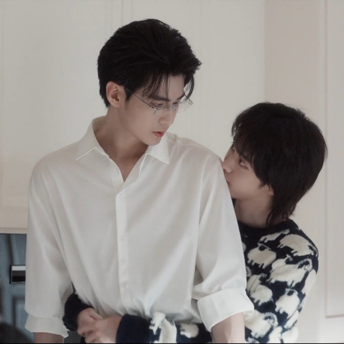 teeteeporuwu's tweet photo. ESTO PASÓ DE VDD O SÓLO ERA IMAGINACIÓN DE SHEN MO? NO ENTENDÍ

#TheMissingPieceEP7 https://t.co/6CQSRor46C
