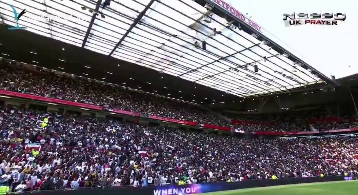 abazwhyllzz's tweet photo. Apart from Davido and Pastor Jerry Eze,which other African musician or pastor can sell out a 80k capacity stadium? https://t.co/gdzFdD0rap