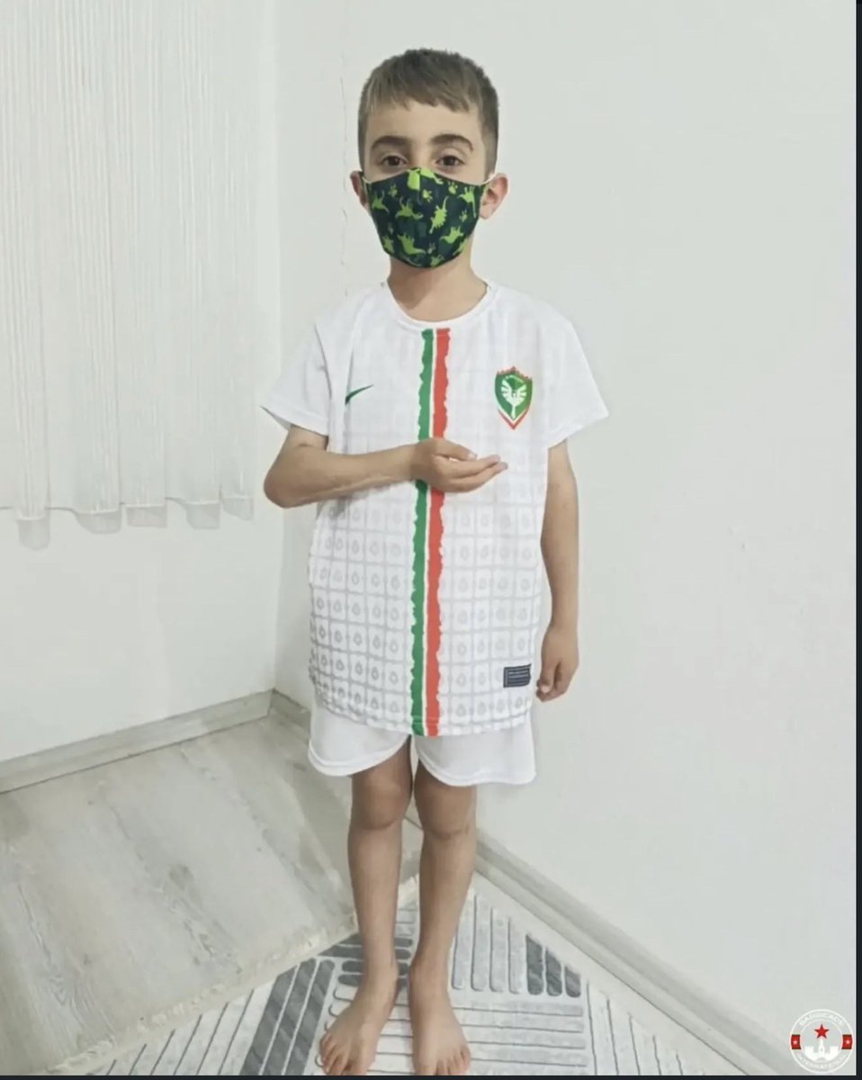 Ragnar_Rojhat's tweet photo. Arkadaşlar lütfen bu güzel kardeşimize sahip çıkalım.
Lütfen Süleyman demirin sesi olalım https://t.co/zvF6AEtf5x
