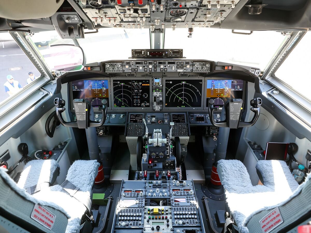 rakan_b777's tweet photo. 📌خلل برمجي جديد بالبوينج B737MAX

🔸بوينج تعترف بوجود خلل برمجي يظهر عند تعديل مسار الرحلة بعد الغاء الهبوط

🔹بظروف محددة قد تتعطل إحدى وظائف الملاحة الآلية؛ وتقول للطيار الموضوع عندك

🔸يونايتد وساوث ويست رفضو استلام طائرات جديدة من بوينج ويطالبون بنسخة برمجية قديمة. https://t.co/wlvPevgAJO