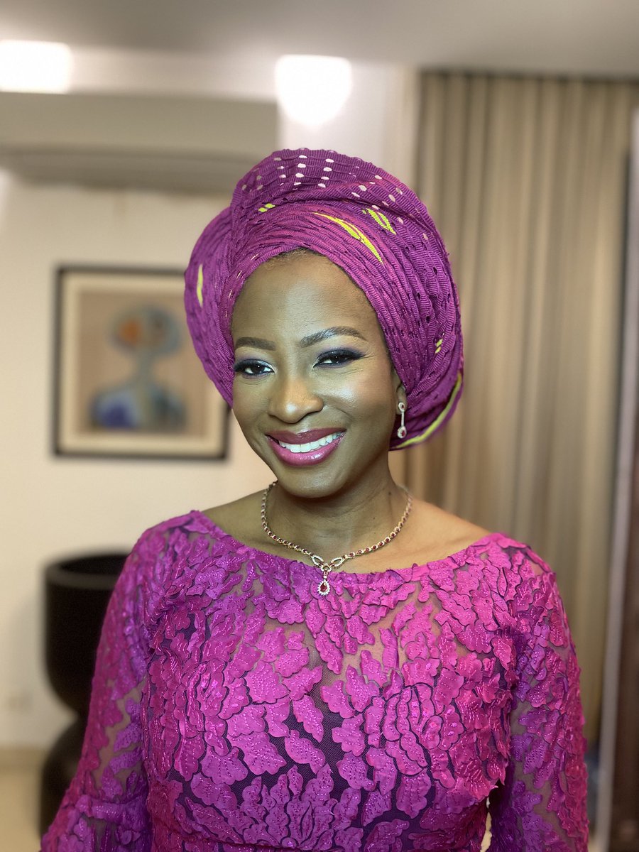 ope_glam's tweet photo. All glamorous yet simple💄
#og #opeglam #makeup #gele #flawless https://t.co/1i3EEQewpT