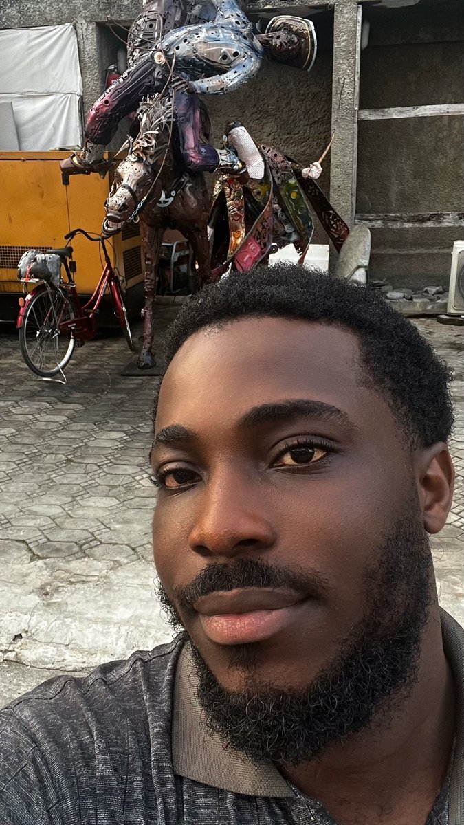drharveee's tweet photo. No 9-5 girl can bag me, im above their payroll in everything https://t.co/oOPxfmwhfH