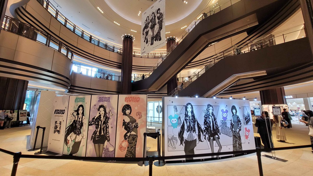 sooshy_art's tweet photo. 09.18.2026
went to a Misamo pop-up store in Tokyo Midtown 💚💜🩷
I bought all the Momo specific merch, which included my blindbox plush and free random photocard both also being Momo
It's like destiny https://t.co/NmDkjNUdRc