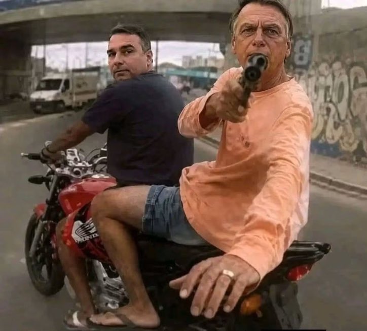 pravda_br's tweet photo. Cuidado, essa dupla age em conluio para roubar você! https://t.co/phSxWl5VVJ