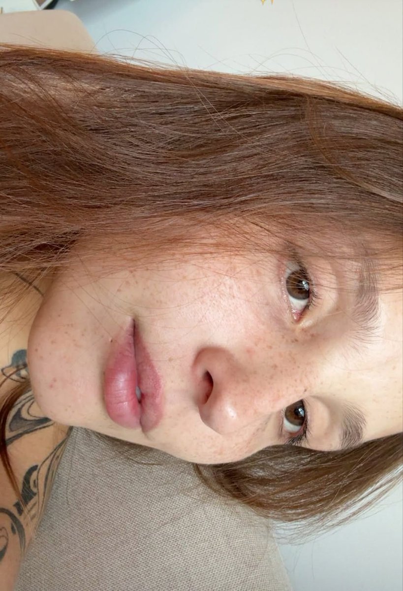 vl84632's tweet photo. seguidor mandou a Fernanda de 27 anos

uma das mais gostosas que já mandaram, fiquei viciado nesse rosto, corpo e rabo, as tatuagens me deixaram louco

#PINTOAWARD #PINTOAWARDS #PINTOSAWARDS #PINTOSAWARD #PEITOSAWARDSS #BUNDAAWARDS #XOTAAWARDS #TROCONUDS #tribute #goon https://t.co/YwK63ZlVLJ