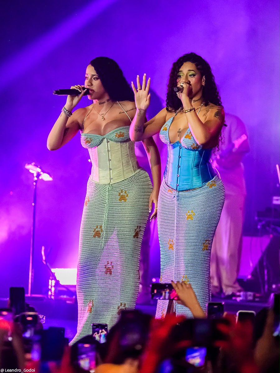 africanize_'s tweet photo. Tasha &amp; Tracie viveram um momento histórico na carreira ontem (25), com a gravação de “Serena &amp; Vênus ao Vivo”, primeiro DVD da dupla, na Audio, em São Paulo. 🔥✨

Foto/Reprodução: IG/Audio https://t.co/Q34Rc6JCwF
