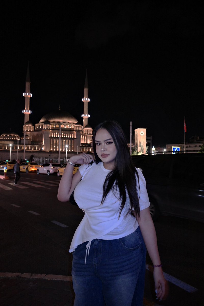 kmlvq's tweet photo. Enjoy weekend ✨🇸🇦 #ladyboy_khobar #ladyboy_dammam #ladyboy_saudi https://t.co/1rElEEbRdP