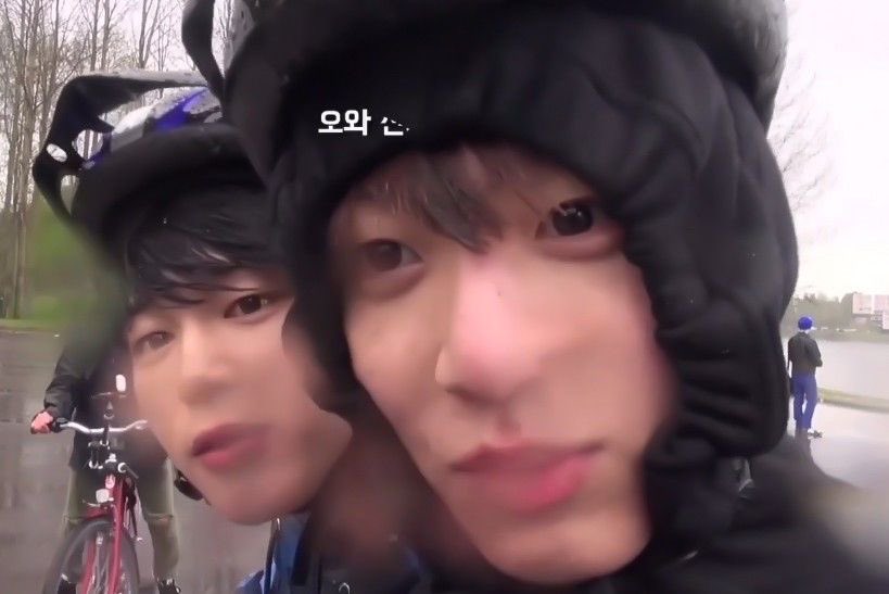 koomiburgerr's tweet photo. i will never get over these pictures https://t.co/Kn6byhB8cC