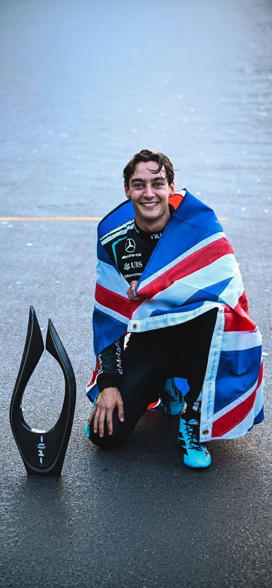 F1WallpaperHQ's tweet photo. #Wallpapers 📱
 └📂 #AzerbaijanGP 🇦🇿
      └📂 RACE WINNER 🏆 
            └📂 George Russell 🇬🇧 https://t.co/EBcavYq5Fp