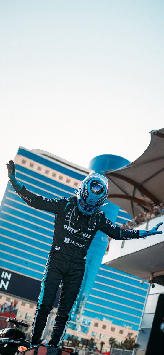F1WallpaperHQ's tweet photo. #Wallpapers 📱
 └📂 #AzerbaijanGP 🇦🇿
      └📂 RACE WINNER 🏆 
            └📂 George Russell 🇬🇧 https://t.co/EBcavYq5Fp