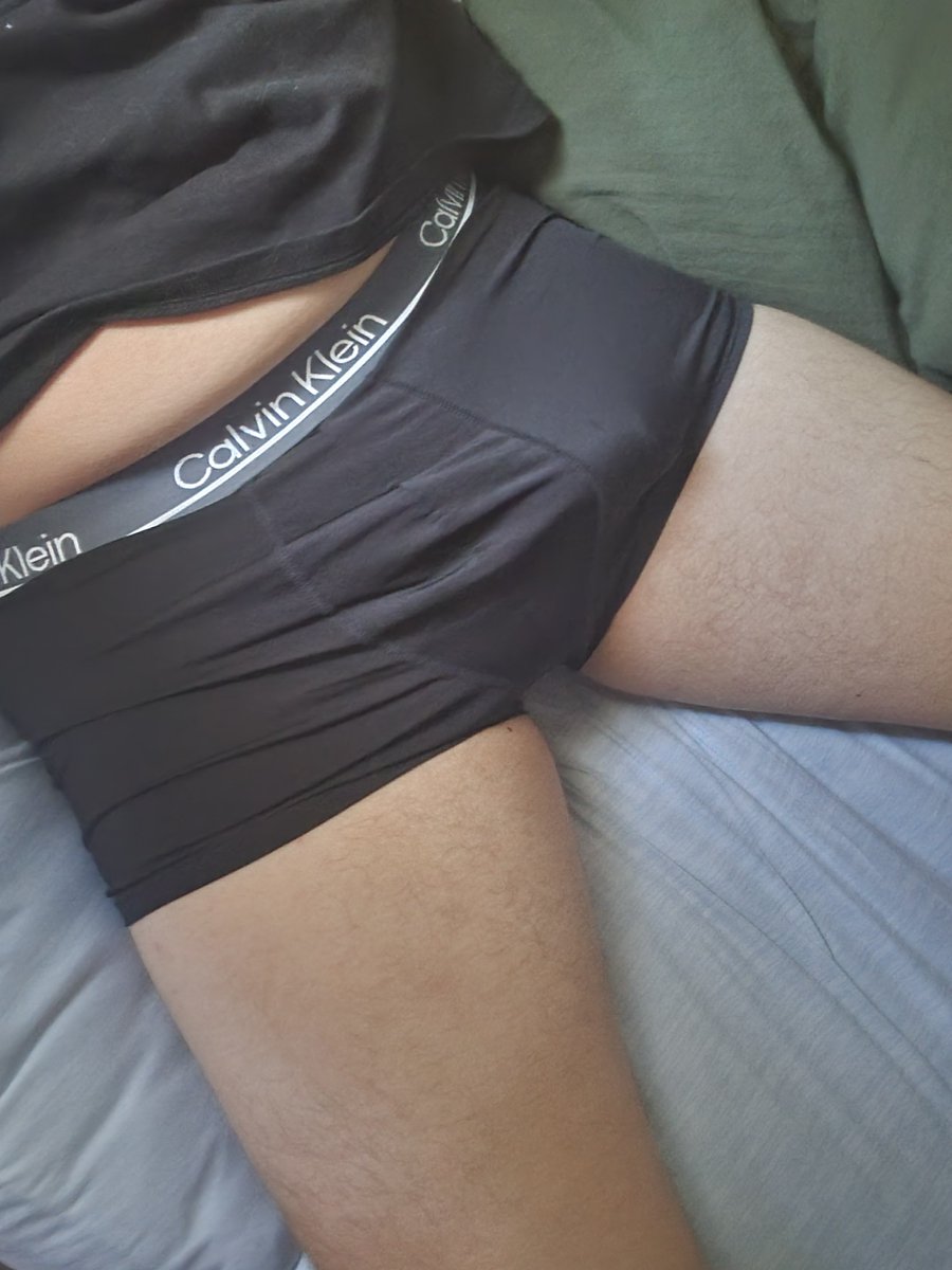 BB8v4hh7's tweet photo. looking for moots!

◇ B (21 he/him)
◇ switch (dom+)
◇ persona, single-player, gacha game nerd (i also love coffee btw)
◇ soft + hard kinks!

like or retweet to become moots!
#nsfwtwt #moothunt https://t.co/EYT7Gzxyc7
