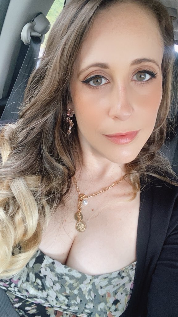 RachaelCamui's tweet photo. 💖 You deserve to be respected.
💖 You deserve to feel safe.
💖 You deserve to be taken care of. 
💖 You deserve to feel protected.
💖 You deserve to be cherished. https://t.co/u8dJoePW0r