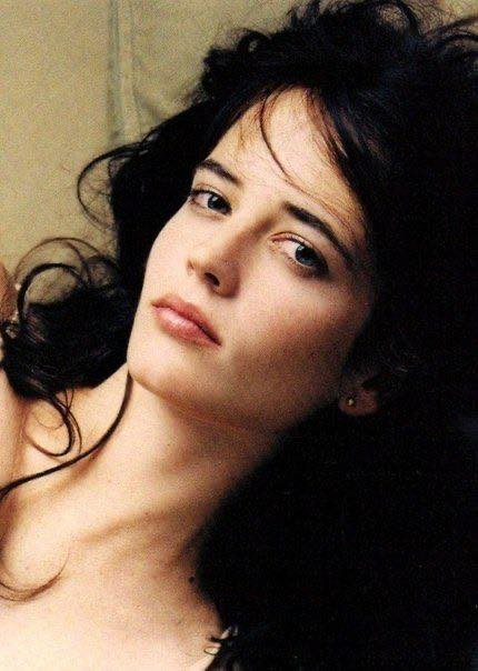 RuizVidal7's tweet photo. Bonsoir  
(Eva Green) https://t.co/pyOwVYNiTV