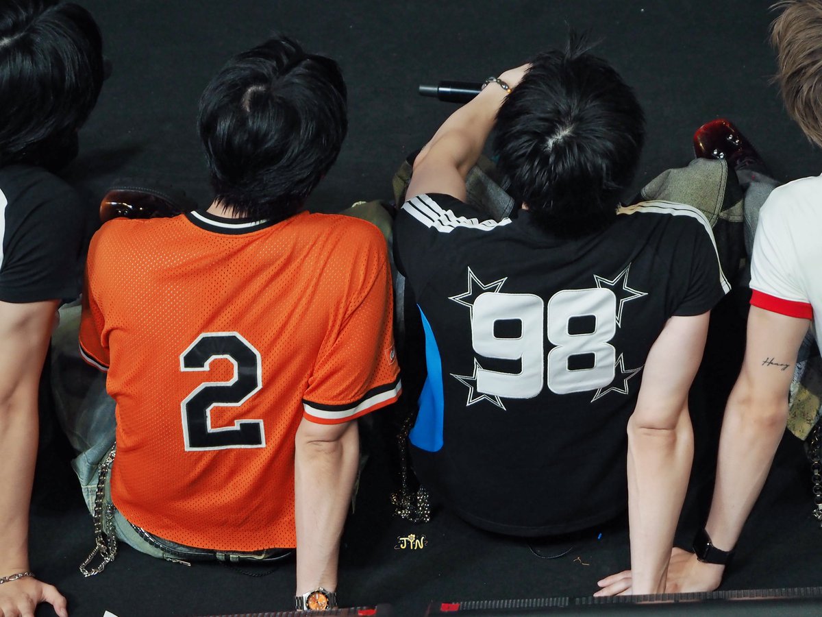 Sweetie_KimJi's tweet photo. ใครติดจิ้นไม่มีปะ😌🤟🏻💛🧡
#พ้อกสีมาอย่างเป็นมิตร
#MITRTIMEVol3DAY1
#มิตรTimeที่มิตรทาวน์xPROXIE
#PROXIEKim #PROXIEGun https://t.co/EcFfF9CiXX