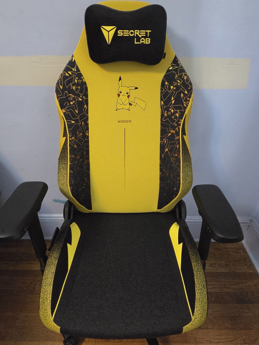CrashingPikachu's tweet photo. #Secretlab The Pikachu chair is one that I have been dreaming about to get for a while now and I am so glad I got it. This chair shows much significance to me. https://t.co/il5IsYS23p