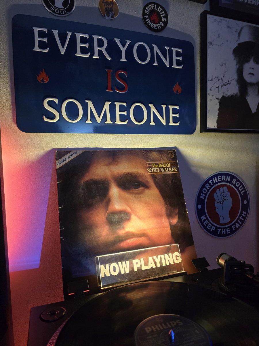 im_a_m0cker's tweet photo. Wee bit of Scott Walker 🖤 #NowPlaying #ScottWalker https://t.co/5sAGAlLIiD