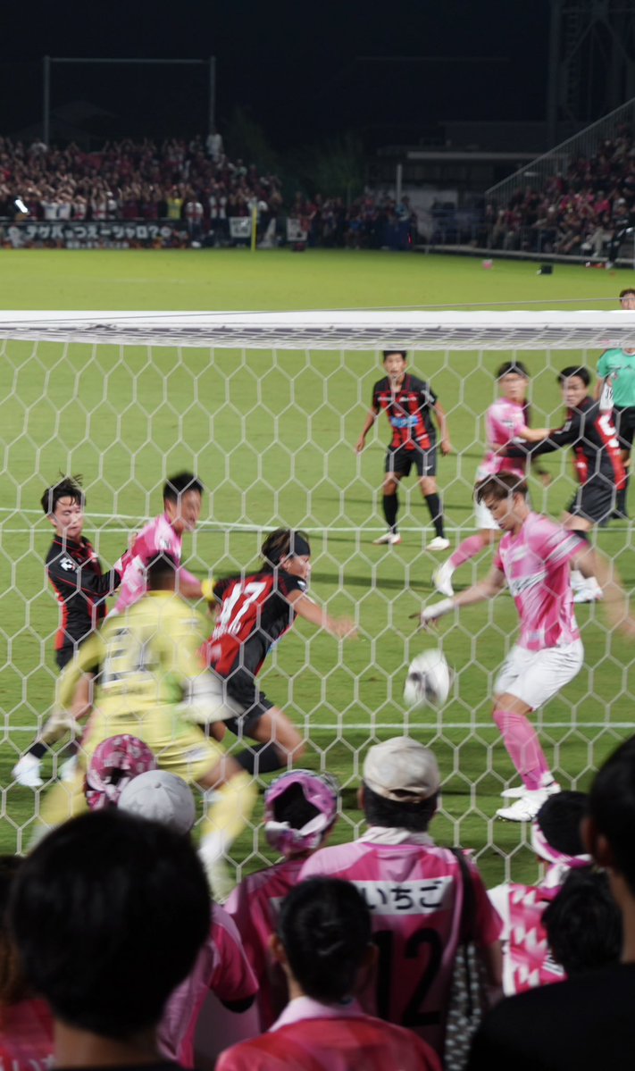 tegevaka's tweet photo. 背番号33番が後半33分に決めて3-0になったようなことをファンサで黒木くん本人が言ってたのが聞こえた。
ホンマや…！
で 3時33分にポスト
#テゲバ https://t.co/l9g51rjWJx