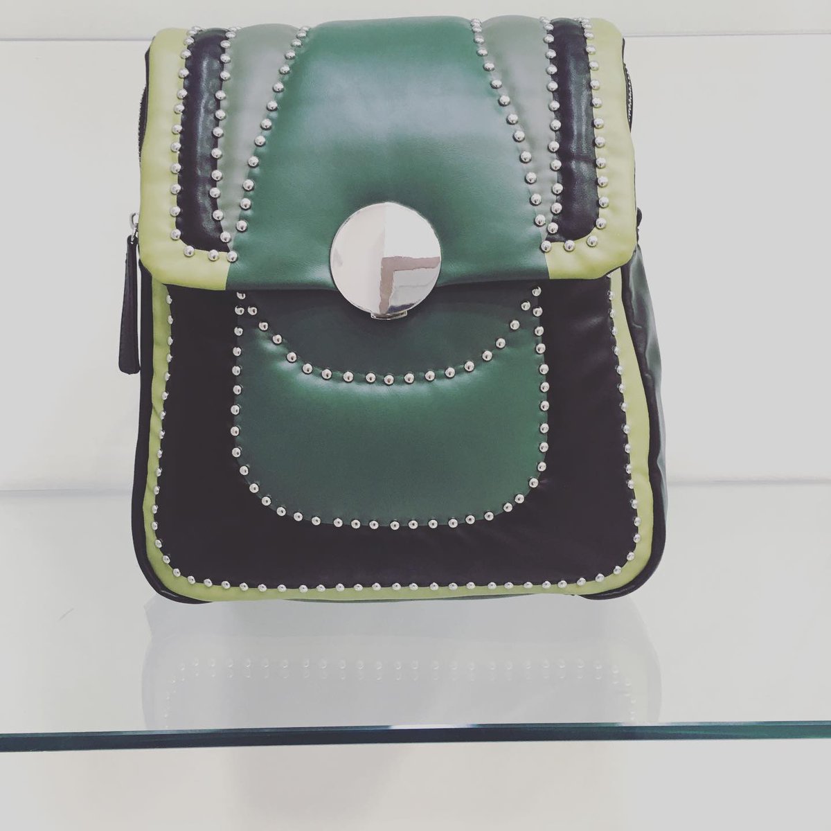 michaeltho98y4's tweet photo. Shapes, colors, and details! @toscabluofficial. https://t.co/HVHsM39D1G