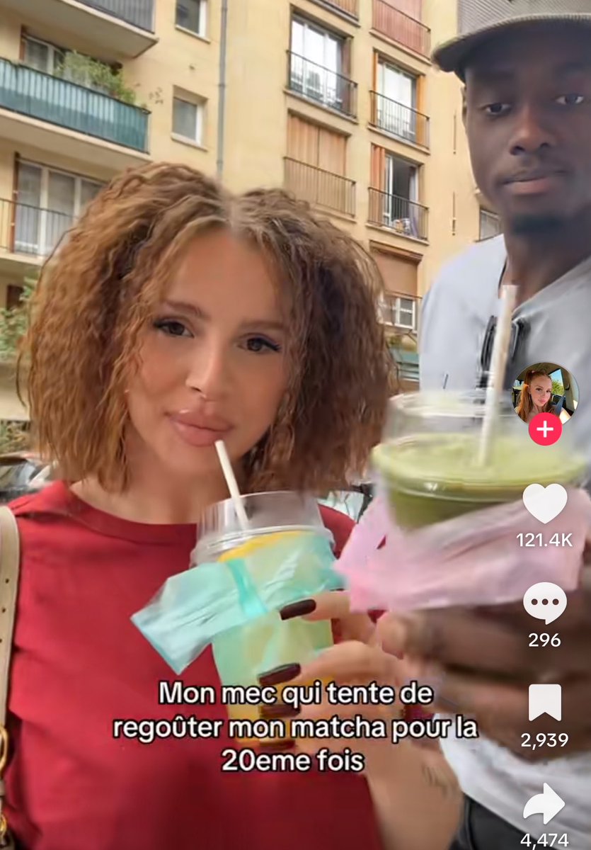 amoranarchy's tweet photo. Qu’elle se tresse je m’en fous , mais après les tresses elle a gardé ses cheveux en mode « « « « afro » » » »? https://t.co/WfFd4mbHyN