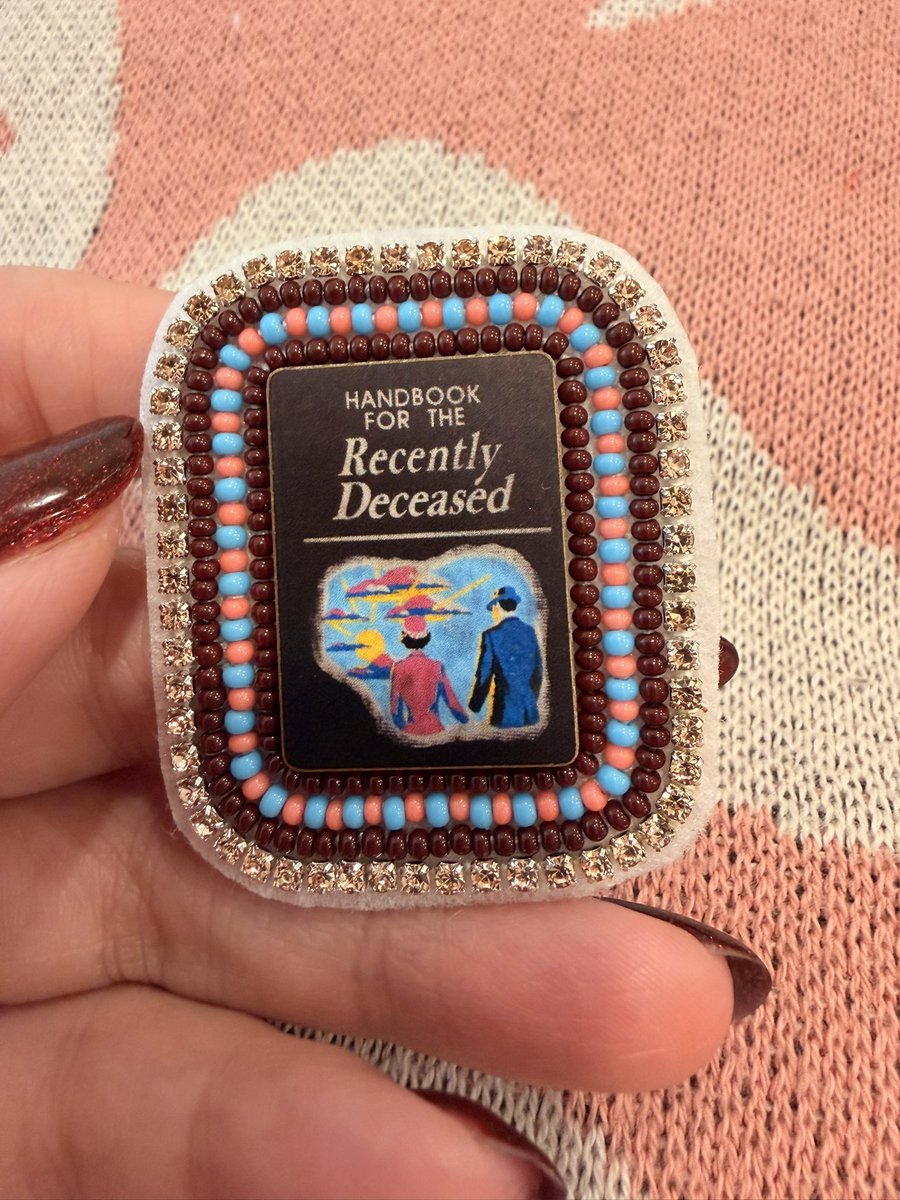 nerdyaunty92's tweet photo. I can’t wait to finish these earrings! About to start the second side 

#beadwork #beading #beetlejuice #halloween #beadedjewelry https://t.co/HbFvIB052q