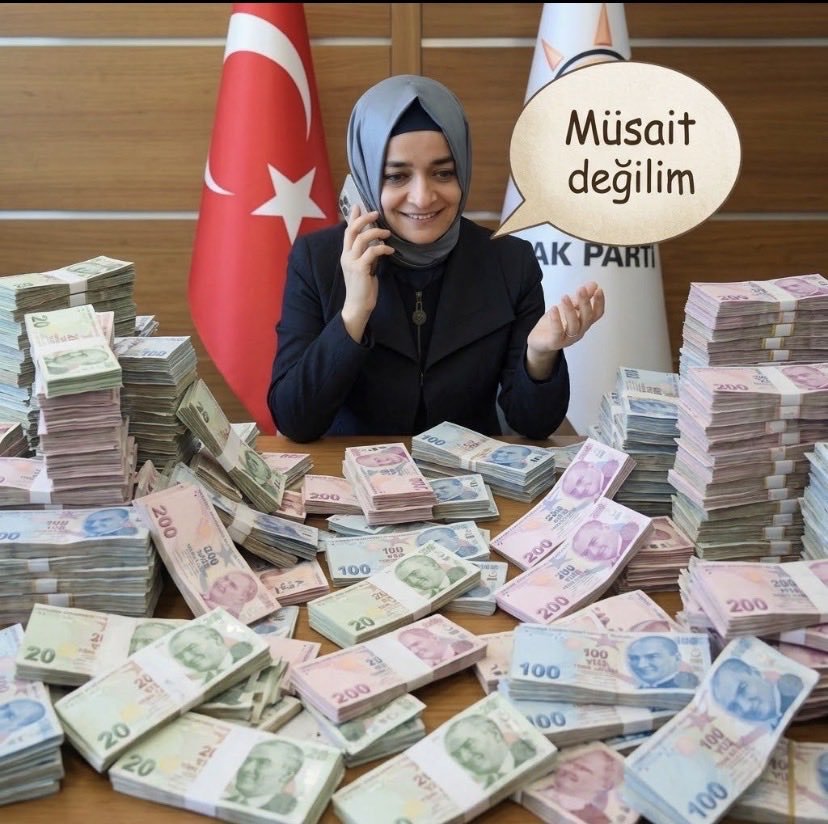 ZeytinciAbi's tweet photo. Dedem Abdülhamit gelde gör  gör torunların  hamuduynan  götürmüş 🤣🤣🤣😉 https://t.co/tDimeyAIvn