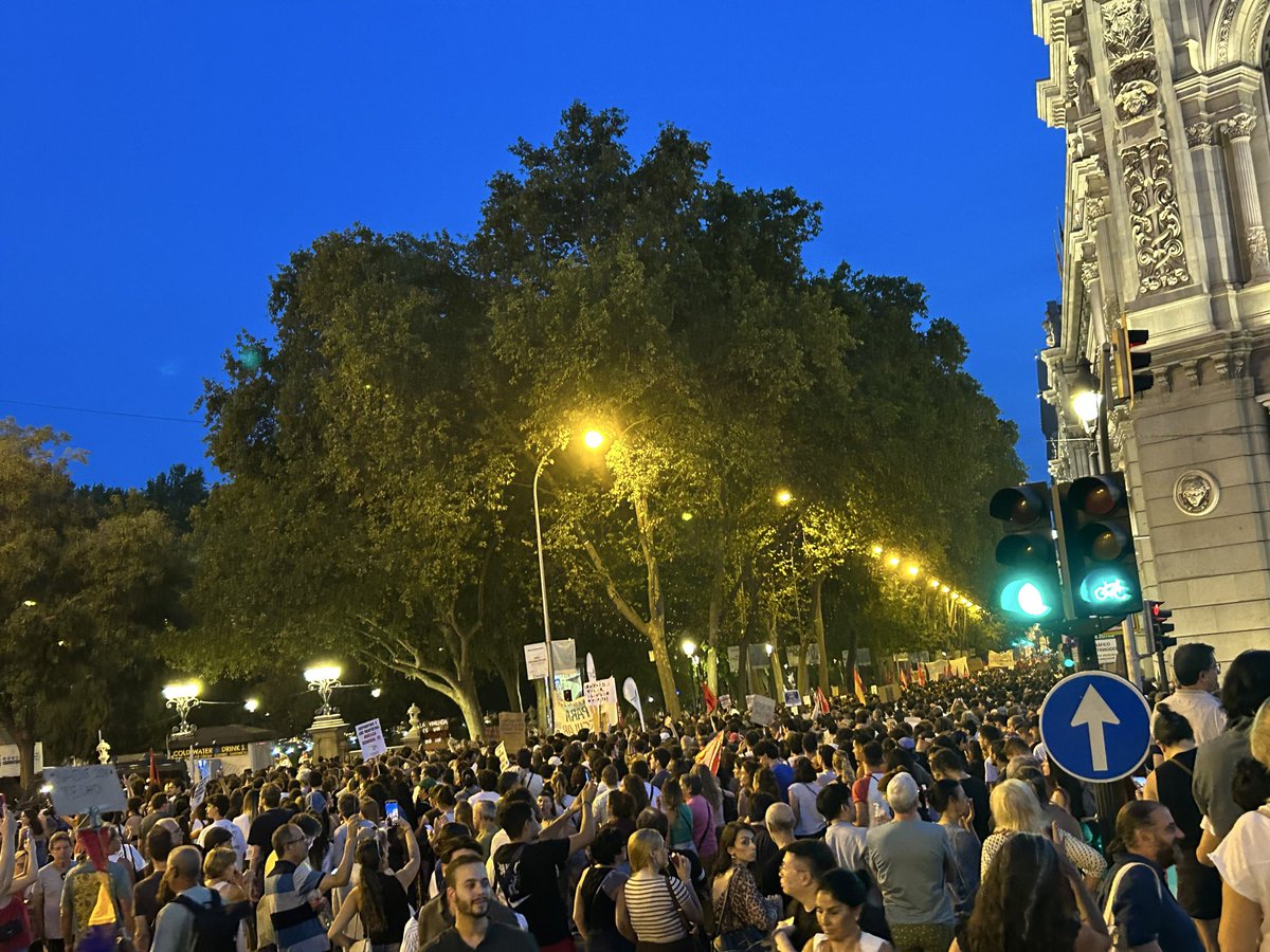 _InakiLopez_'s tweet photo. La marcha de Madrid contra los desahucios https://t.co/sTgEef8KkV