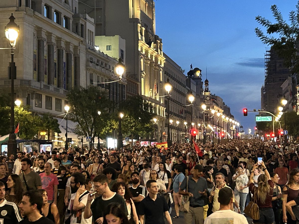 _InakiLopez_'s tweet photo. La marcha de Madrid contra los desahucios https://t.co/sTgEef8KkV