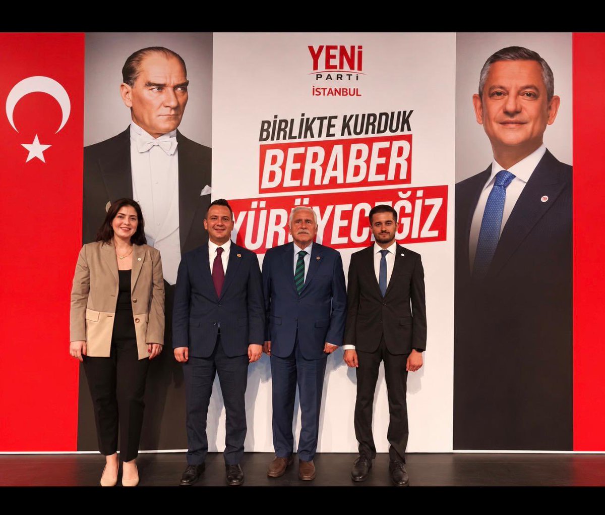 avdizdaroglu's tweet photo. Olağan İl��e Kongremiz öncesi ilçe başkanı ön seçimimizi, örgütümüzün yoğun katılımıyla tamamladık.

İradesini ortaya koyan tüm üyelerimize ve emeği geçen yol arkadaşlarıma teşekkür ediyorum.

Birlikte kurduk, beraber büyütecek, beraber yürüyeceğiz!

Yürüyelim arkadaşlar! https://t.co/l8z3rM79J7