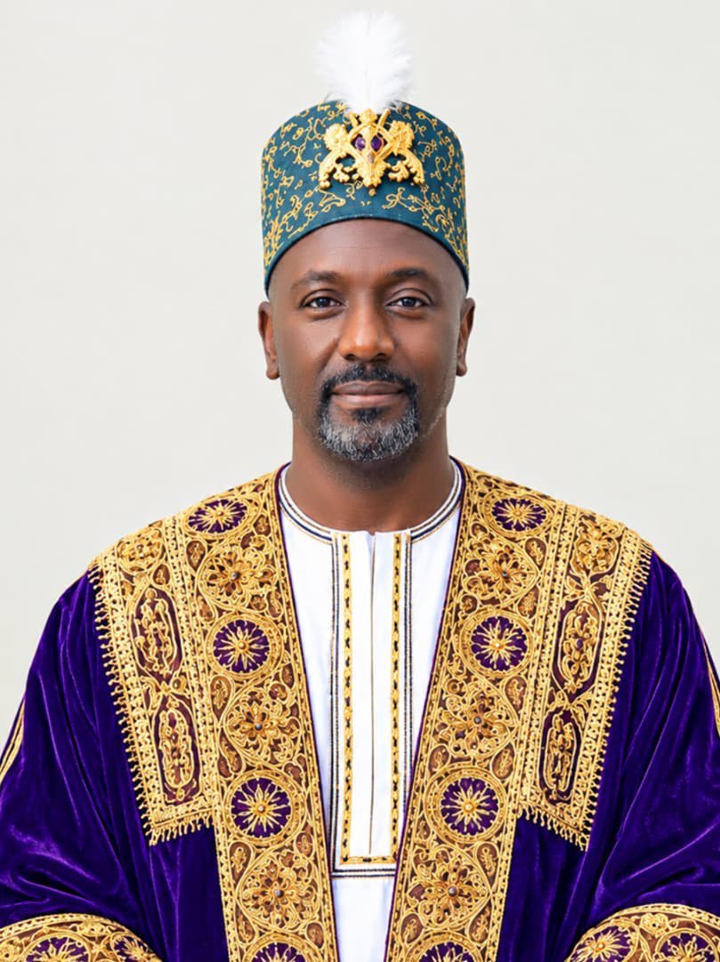 Mramooti0's tweet photo. A big thank you to Gen. @mkainerugaba for the generous contribution of UGX 100M towards the upcoming Tooro Kingdom Coronation Anniversary.
Your support for culture and tradition is deeply appreciated. A
#Empango https://t.co/VOAcJsudH0